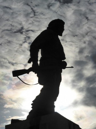 Regreso del Che a Cuba tras 30 años de búsqueda en Bolivia.